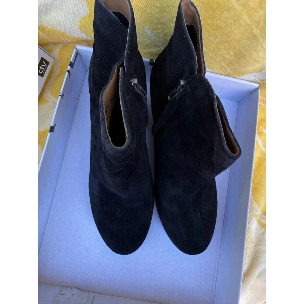 New With Box DV Dolce Vita Black Suede Pilot Wedge Booties Size 8.5